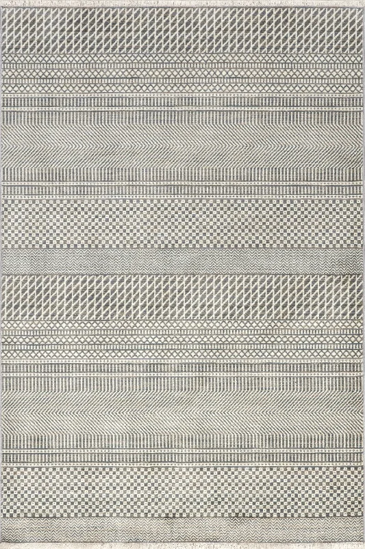 Maude Geometric Traditional Fringed Rug | Light Grey