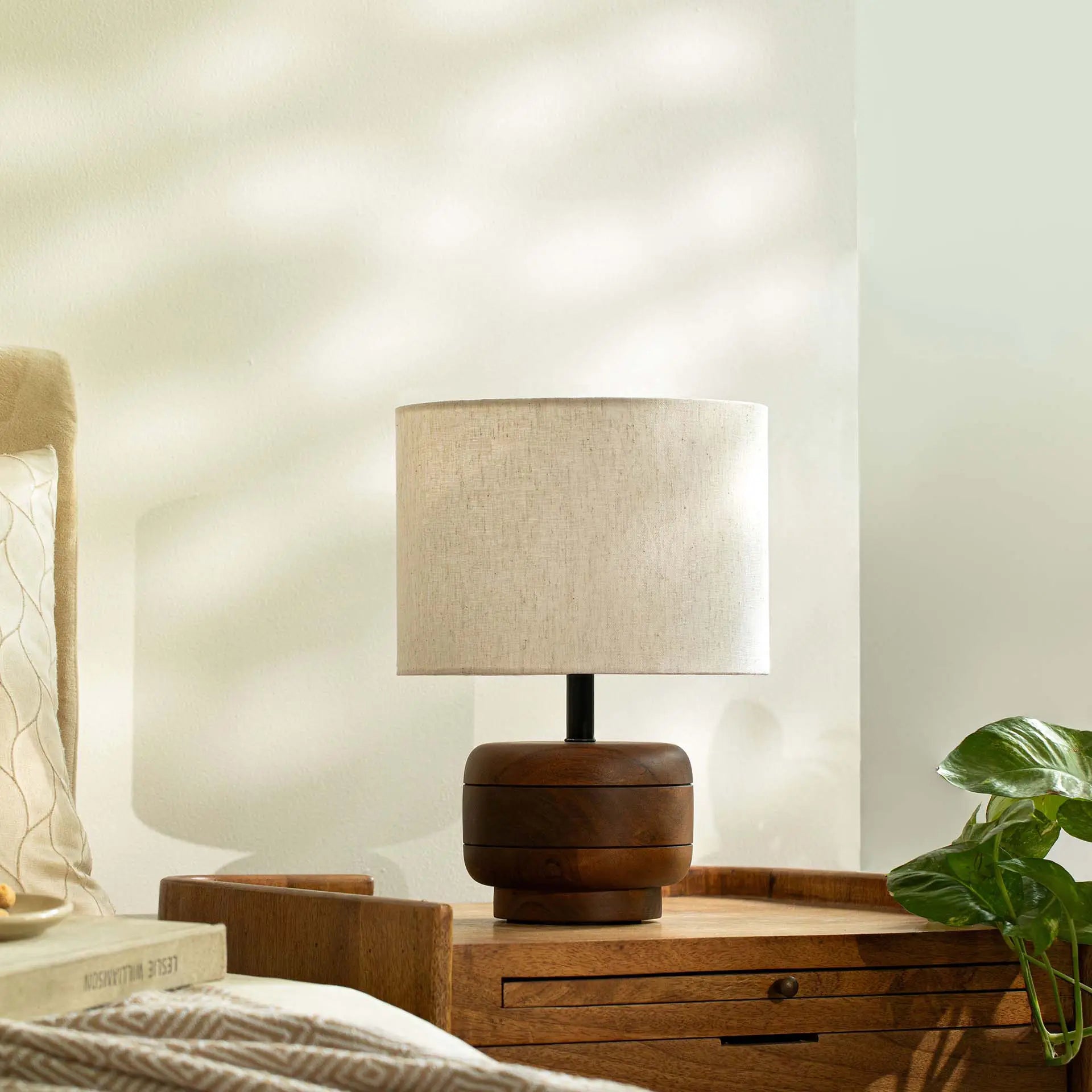 Gren Wooden Table Lamp Round With Shade - White