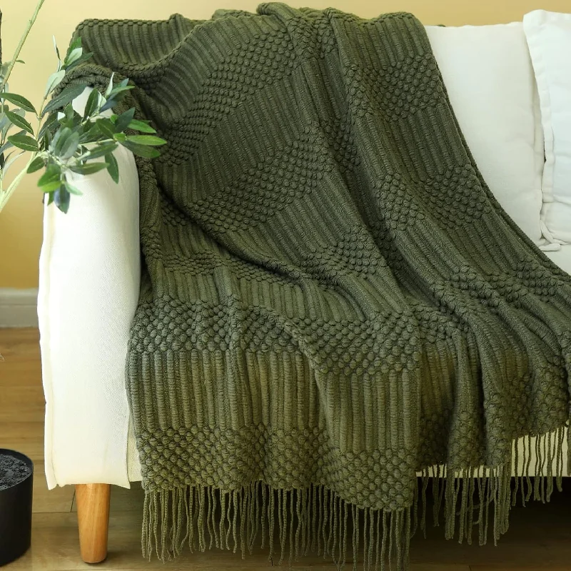 Knitted Throw Blanket For Couch, Bed And Sofa. Super Soft Blanket With Tassels