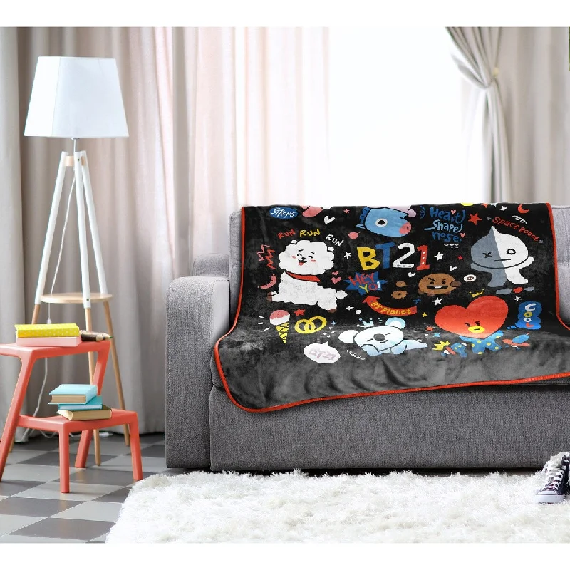 BT21 Black & White Doodle Throw