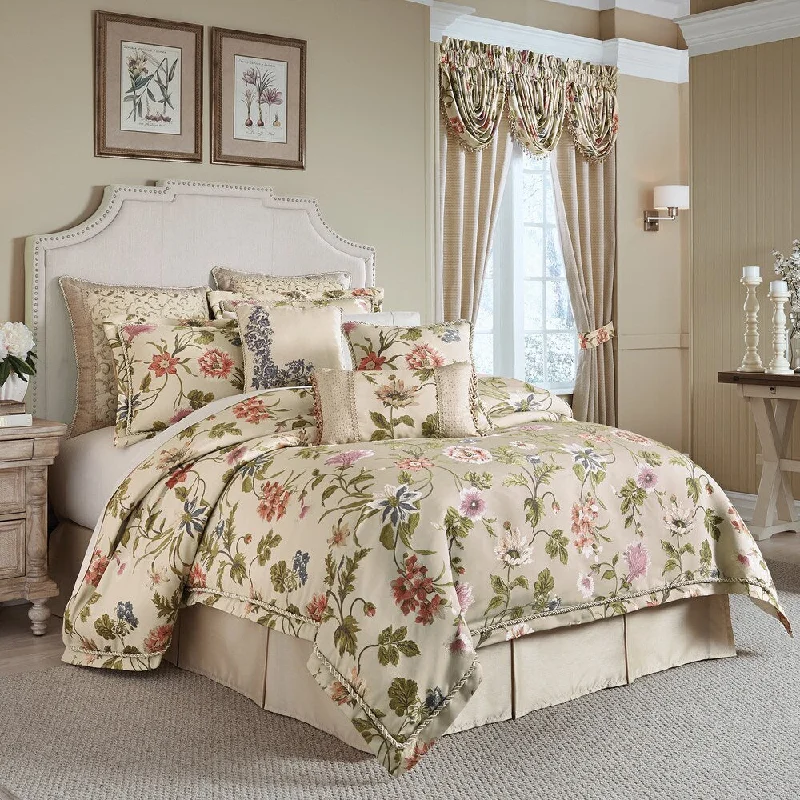 Croscill Daphne Jacquard Woven Floral 4-piece Comforter Set