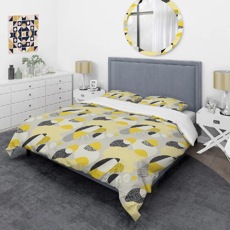 Designart 'Abstract Design Retro Pattern V' Mid-Century Duvet Cover Set