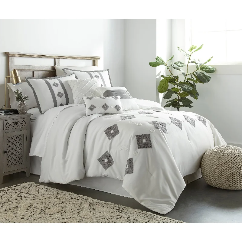 Nanshing Kamile 7-Piece Comforter Set