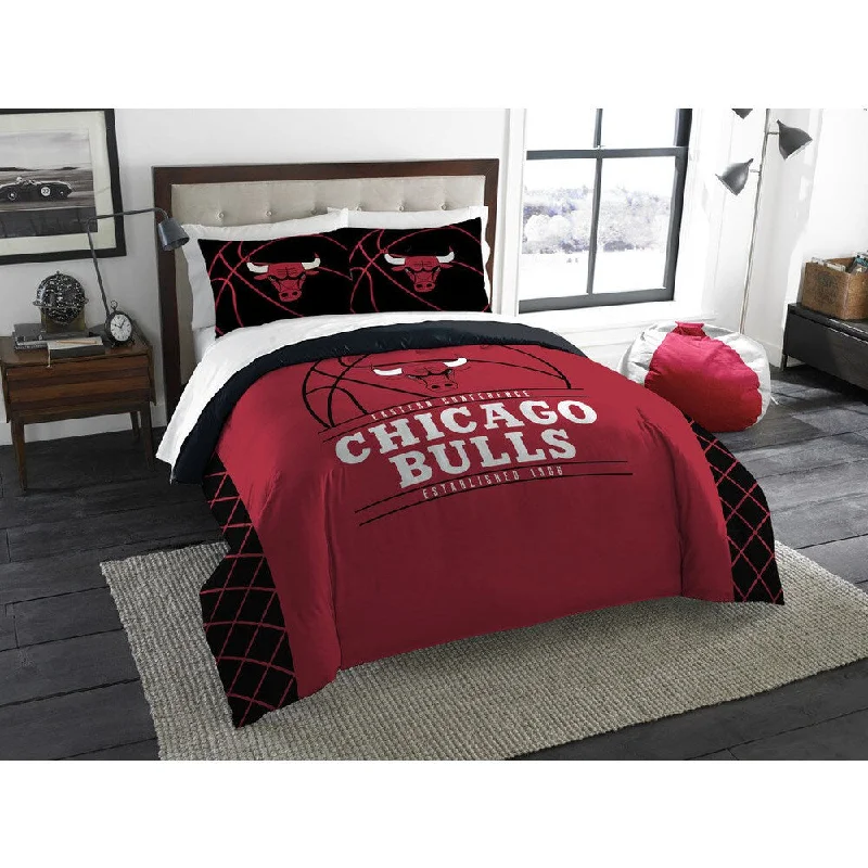 The Northwest Company Chicago Bulls Red/Black/White Polyester Reversible Full/Queen 3-piece Comforters Set